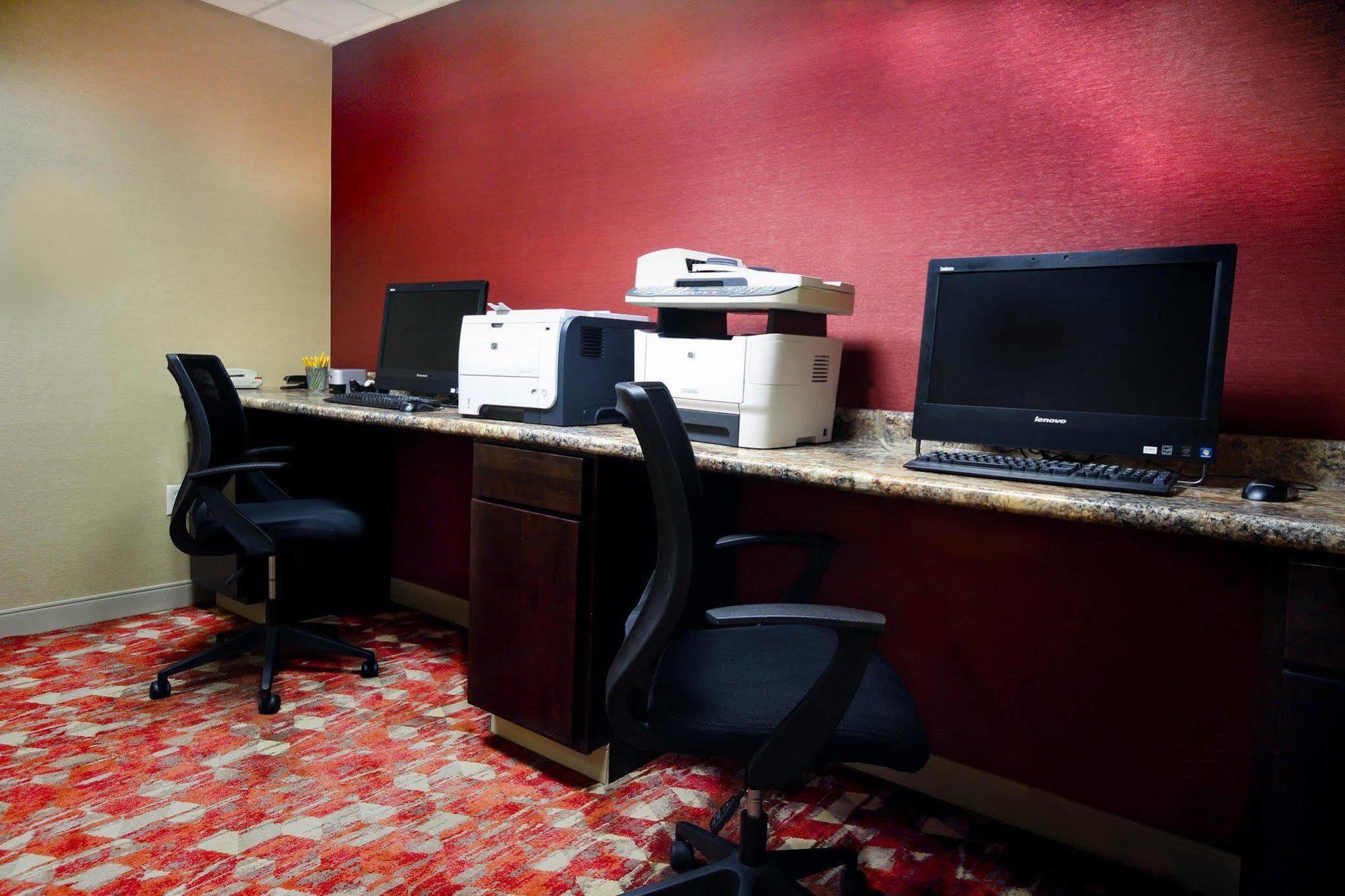 Hilton Garden Inn אלקהארט מראה חיצוני תמונה