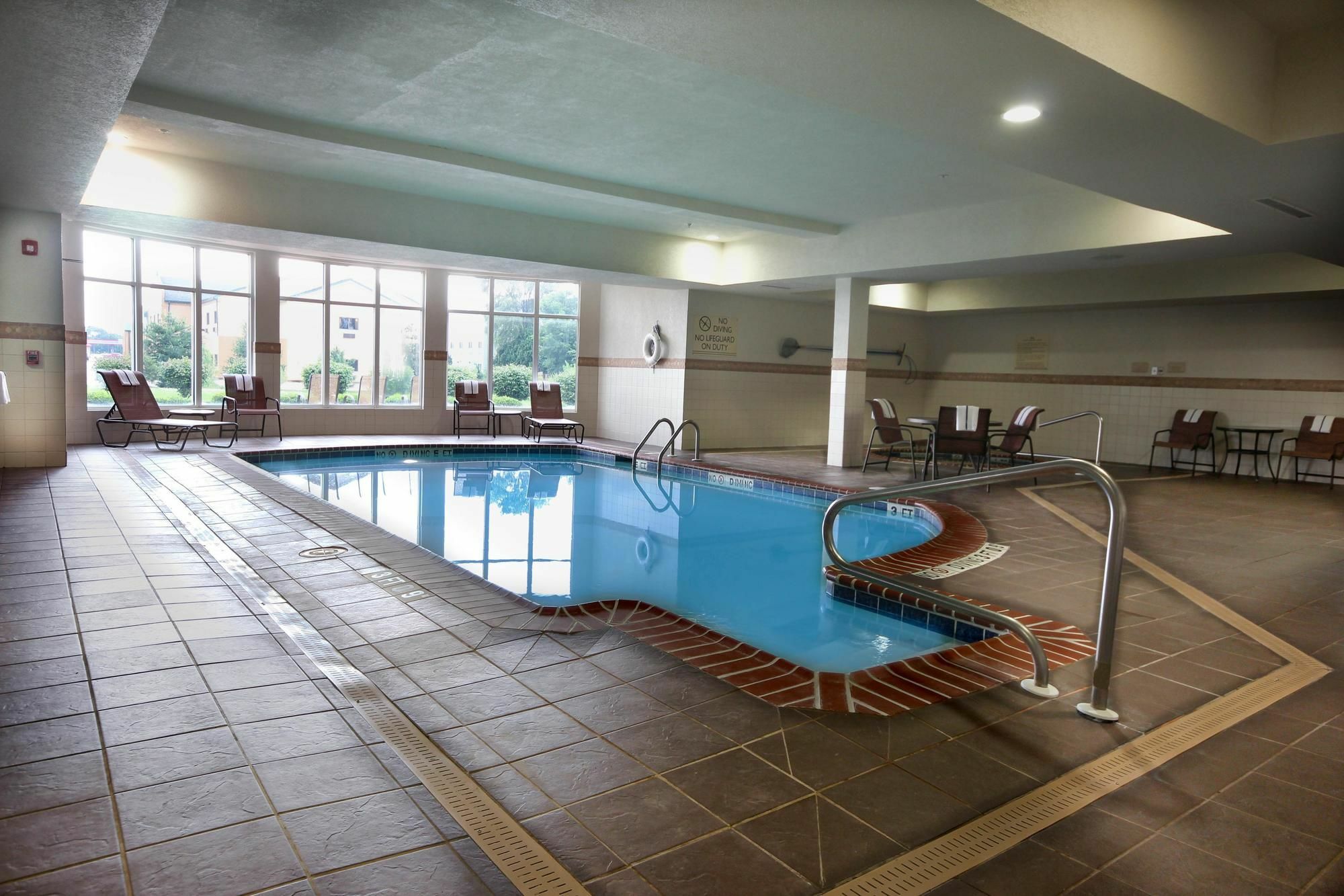 Hilton Garden Inn אלקהארט מראה חיצוני תמונה